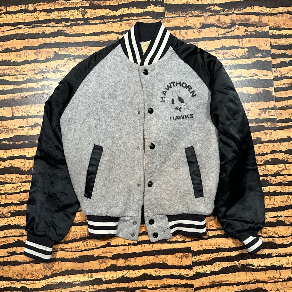 LAST DAY 
SHOP CLOSING 
Vintage child bomber jacket hawthorn hawks